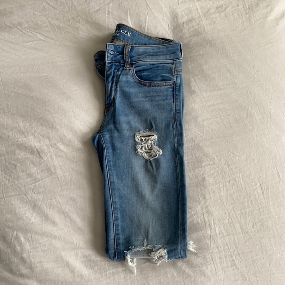Light Wash Distressed AE Jeggings